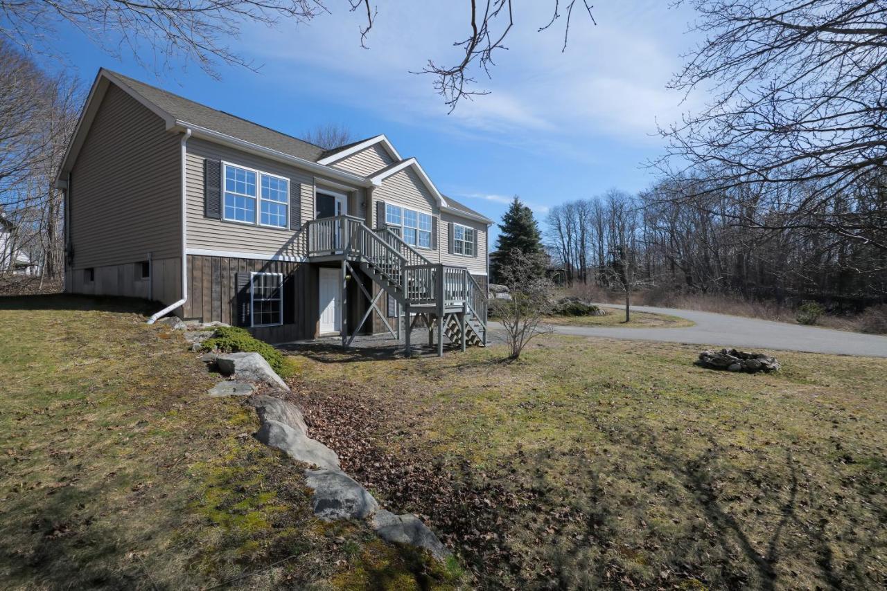 3 Bedroom Private Pondside View New Reno Moose Lodge Bar Harbor Exterior photo